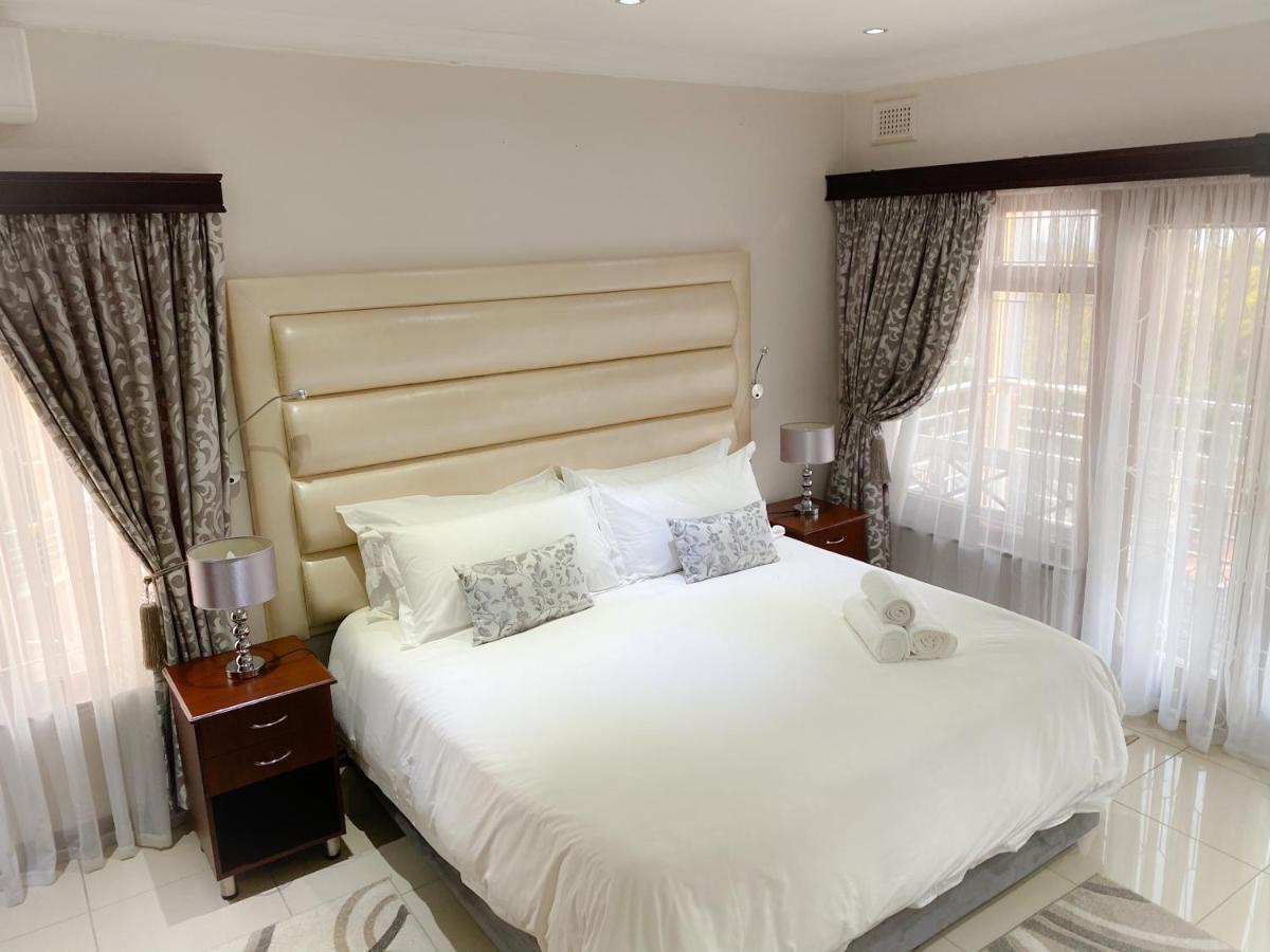 The Meritus Guest House Westville Extérieur photo