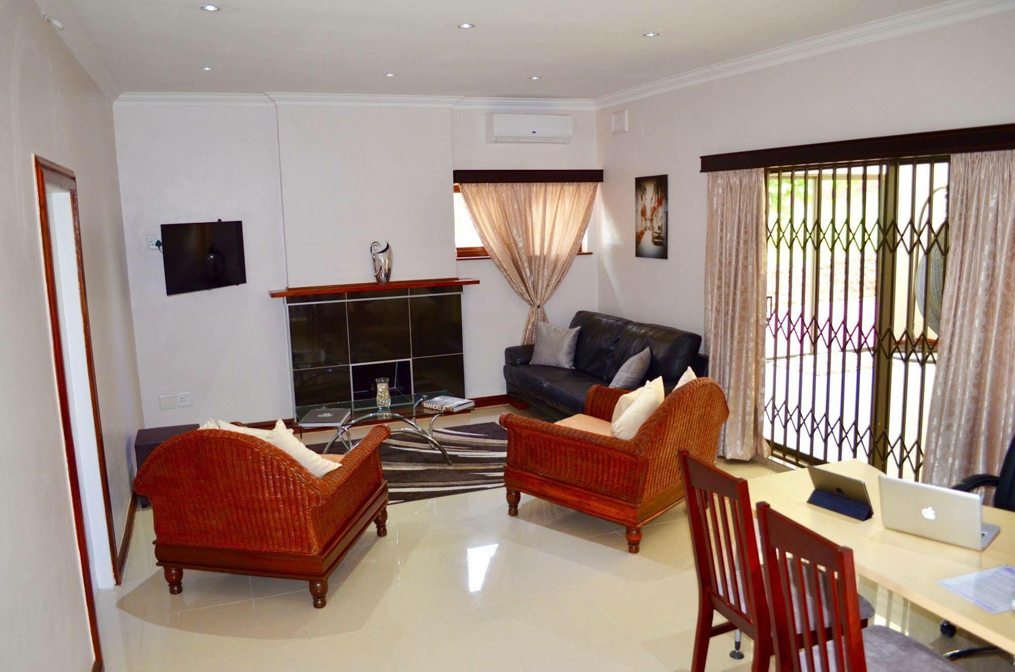The Meritus Guest House Westville Extérieur photo